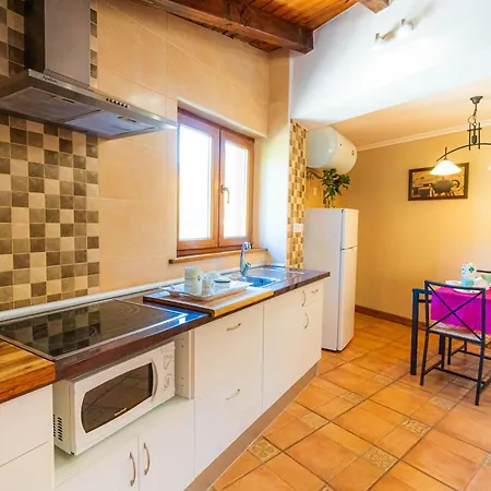 Apartment La Casa De Adriana Baro (Cantabria)